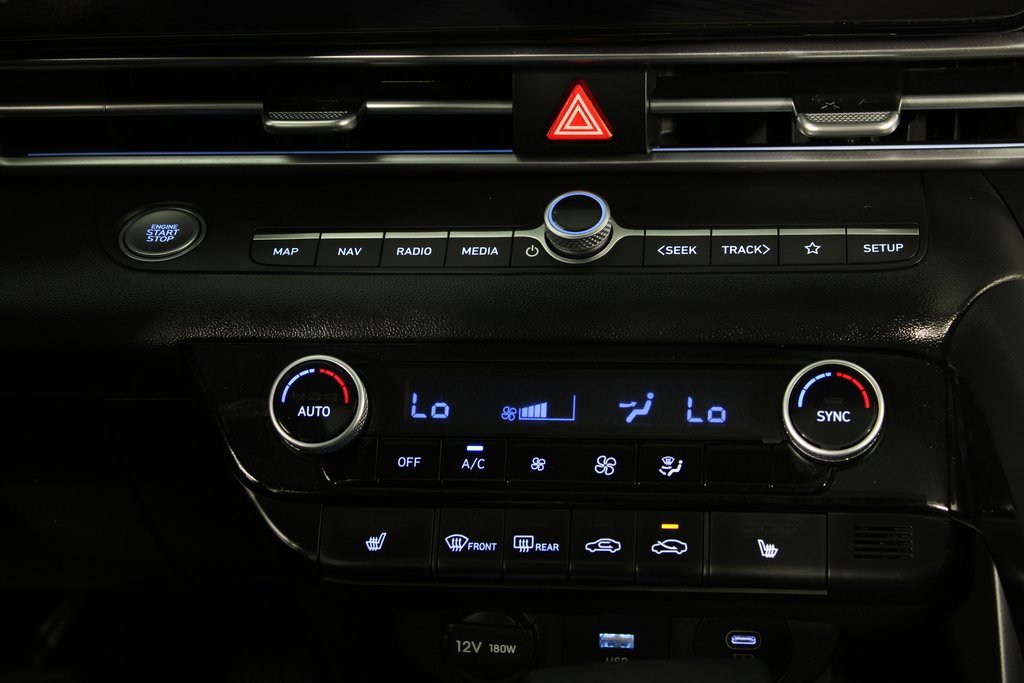 Certified 2025 Hyundai Elantra Limited image 16