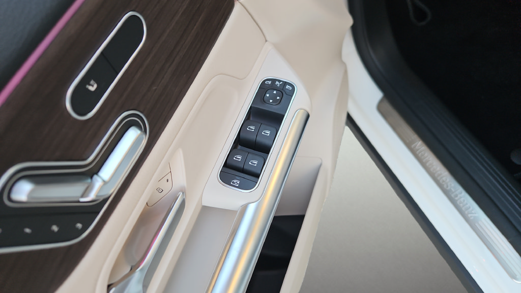 New 2026 Mercedes-Benz GLA 250 4MATIC image 10