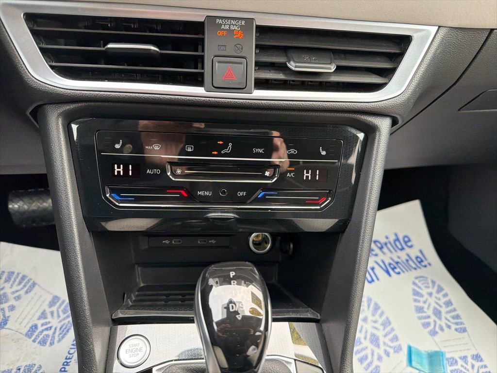 Used 2025 Volkswagen Taos SE AWD/4WD image 20