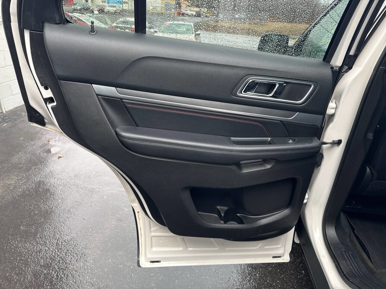 Used 2017 Ford Explorer Sport image 18