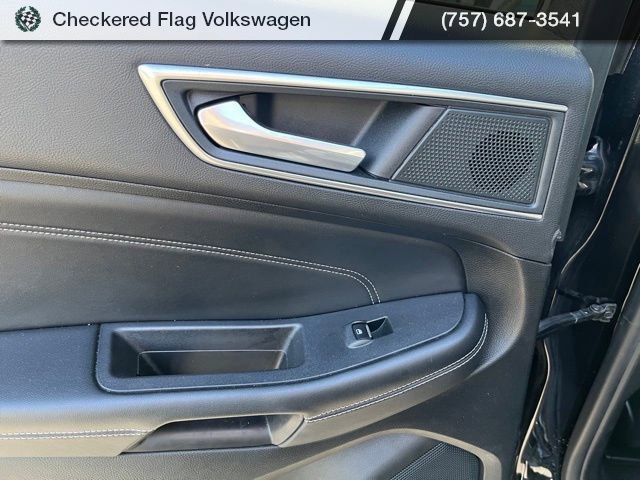 Used 2024 Ford Edge Titanium image 24