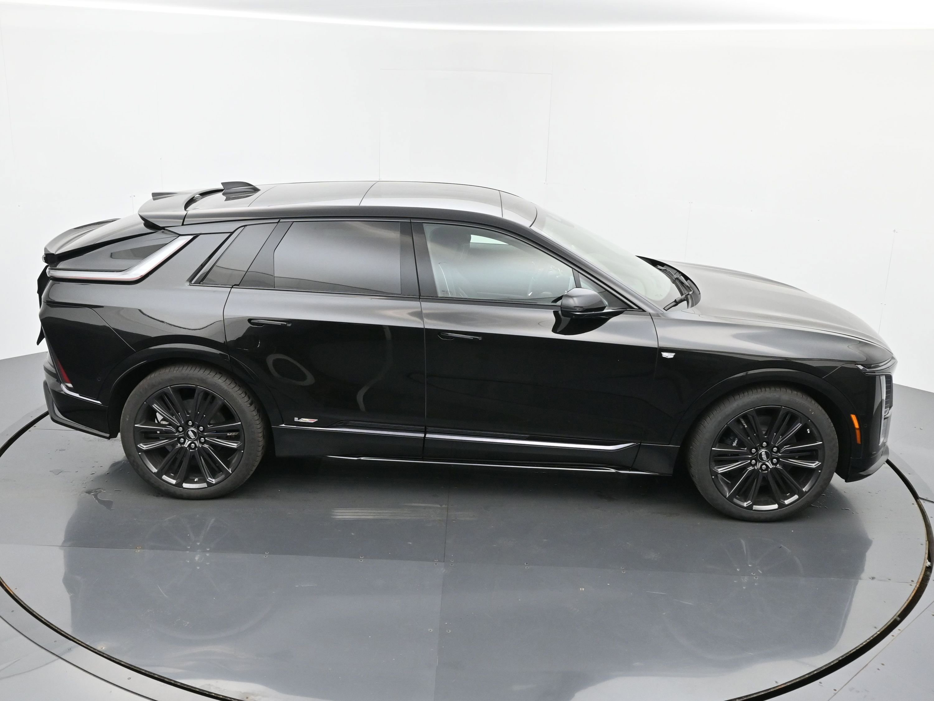 New 2026 Cadillac Lyriq V image 28