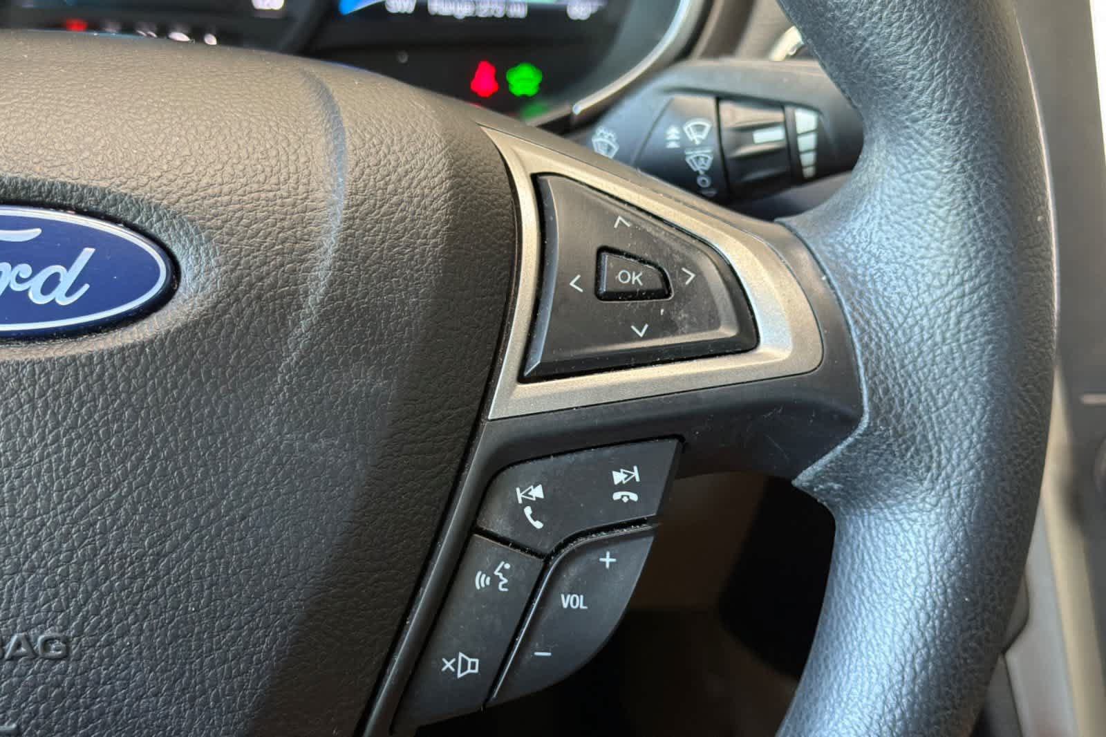 Used 2020 Ford Fusion SE FWD image 27