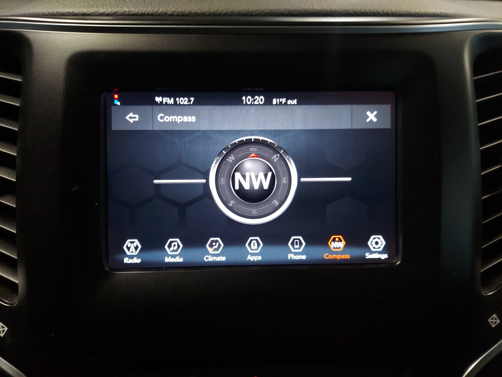 Used 2020 Jeep Cherokee Latitude Plus FWD image 14