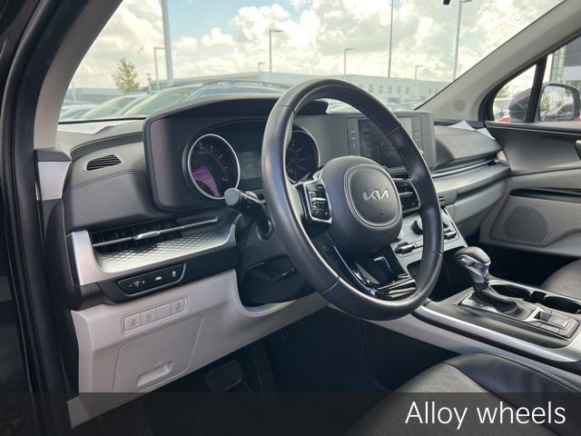 Certified 2024 Kia Carnival LX image 10