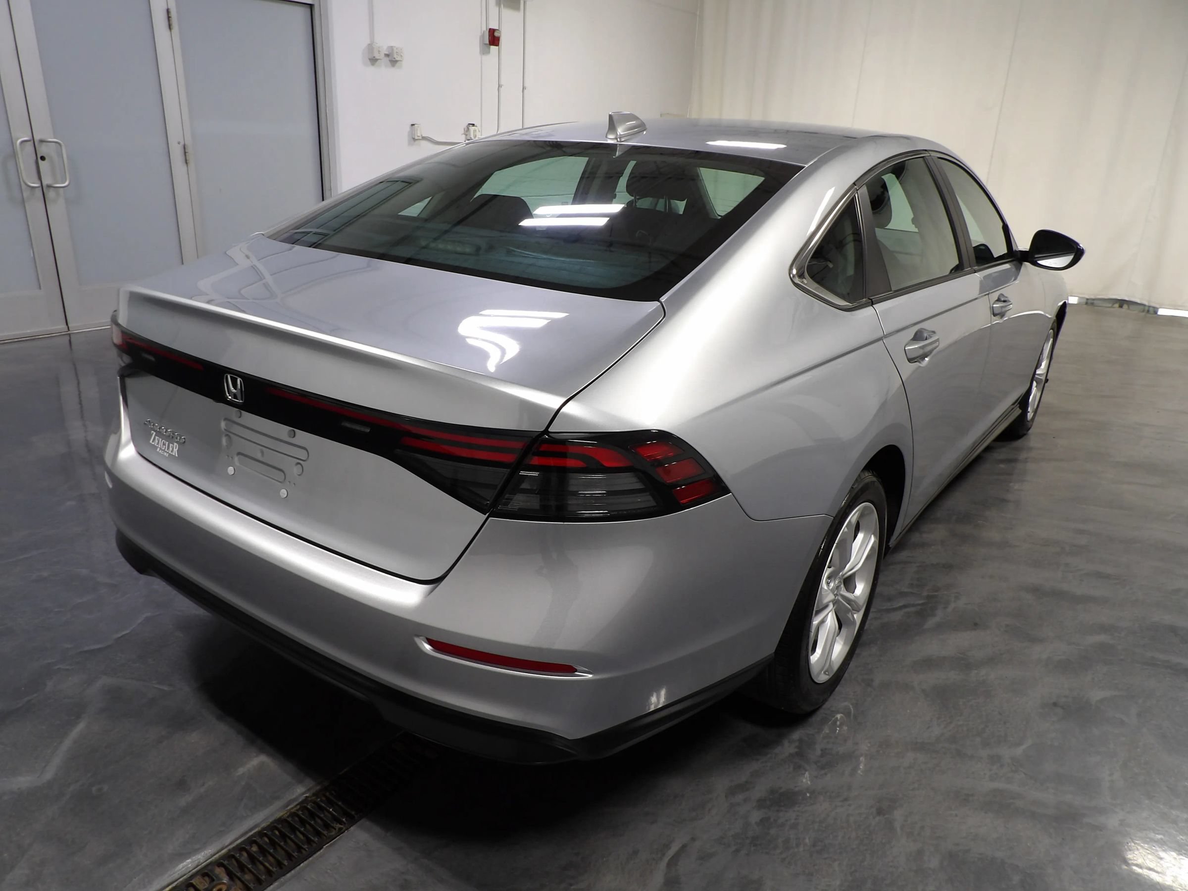 Used 2025 Honda Accord LX image 4