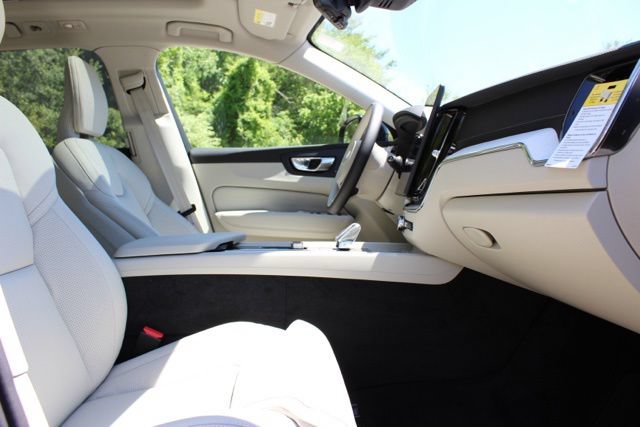 New 2026 Volvo XC60 T8 Ultra w/ Protection Package Premier AWD/4WD image 14