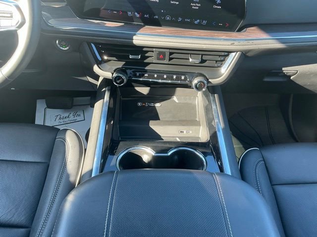 Used 2025 Chevrolet Suburban Premier w/ Sun And Tow Package AWD/4WD image 28