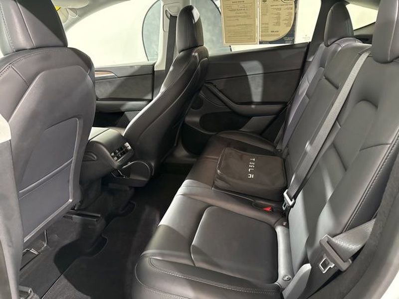 Used 2023 Tesla Model Y Long Range image 18