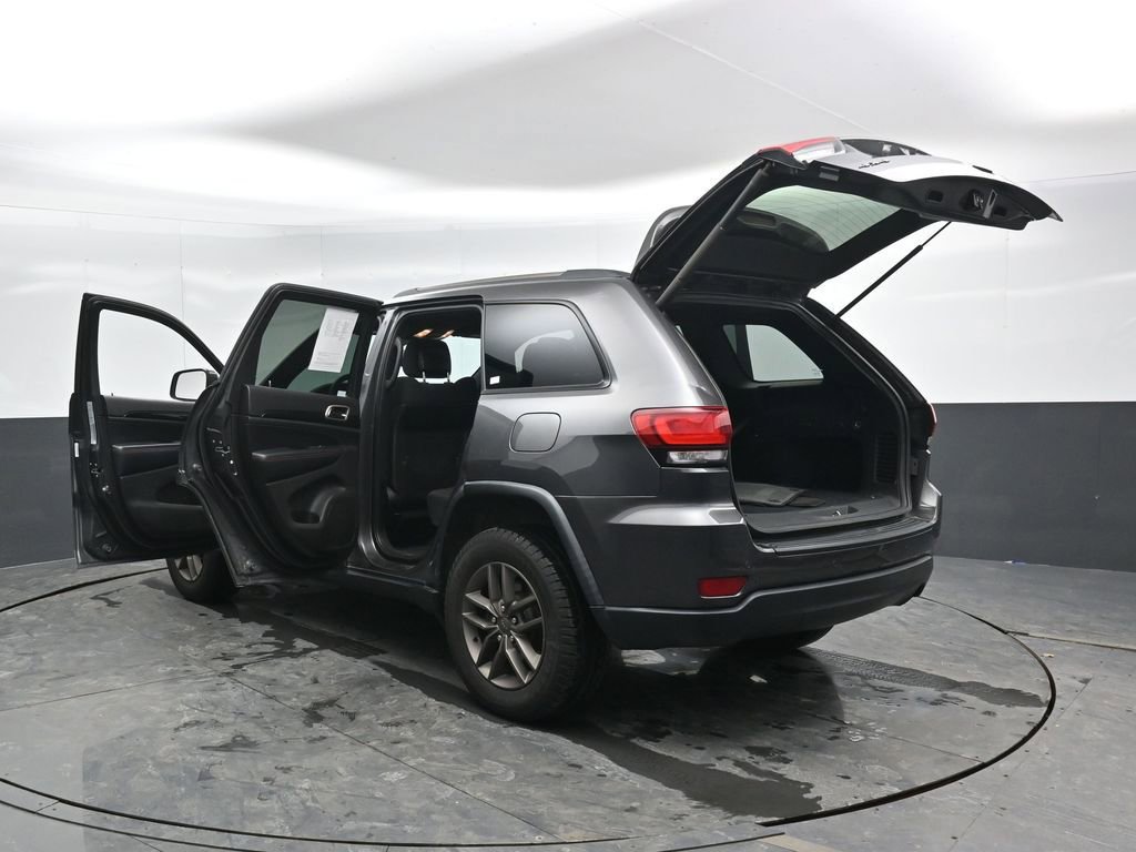 Used 2016 Jeep Grand Cherokee Laredo 75th Anniversary image 41