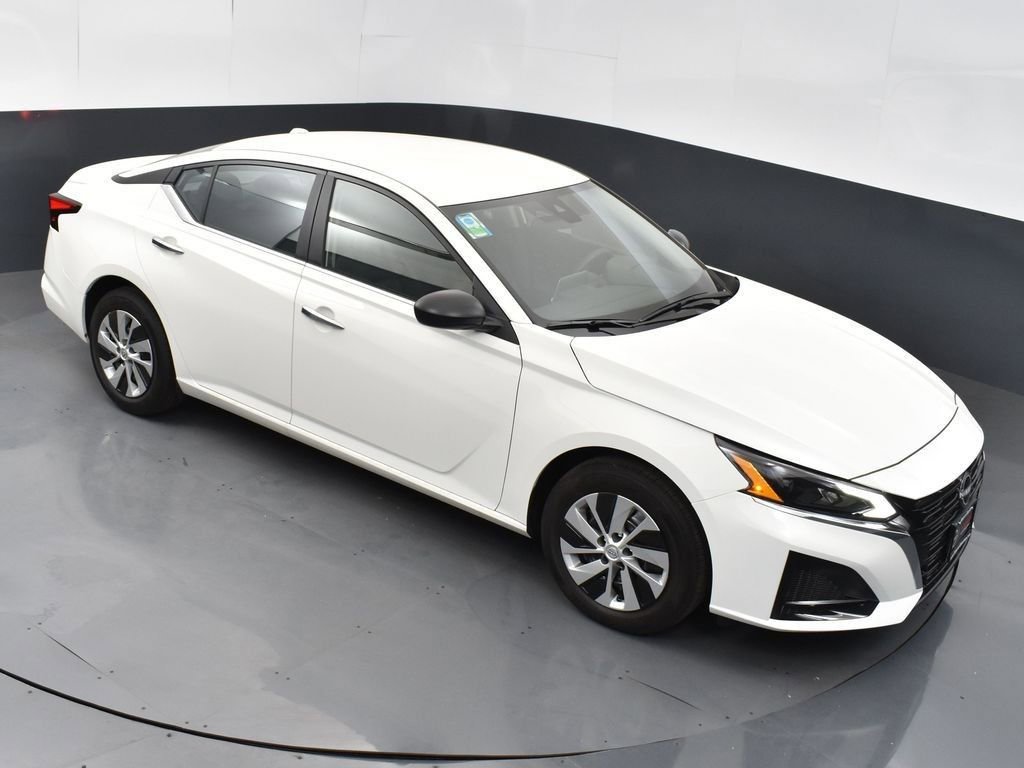 Used 2025 Nissan Altima 2.5 S image 42