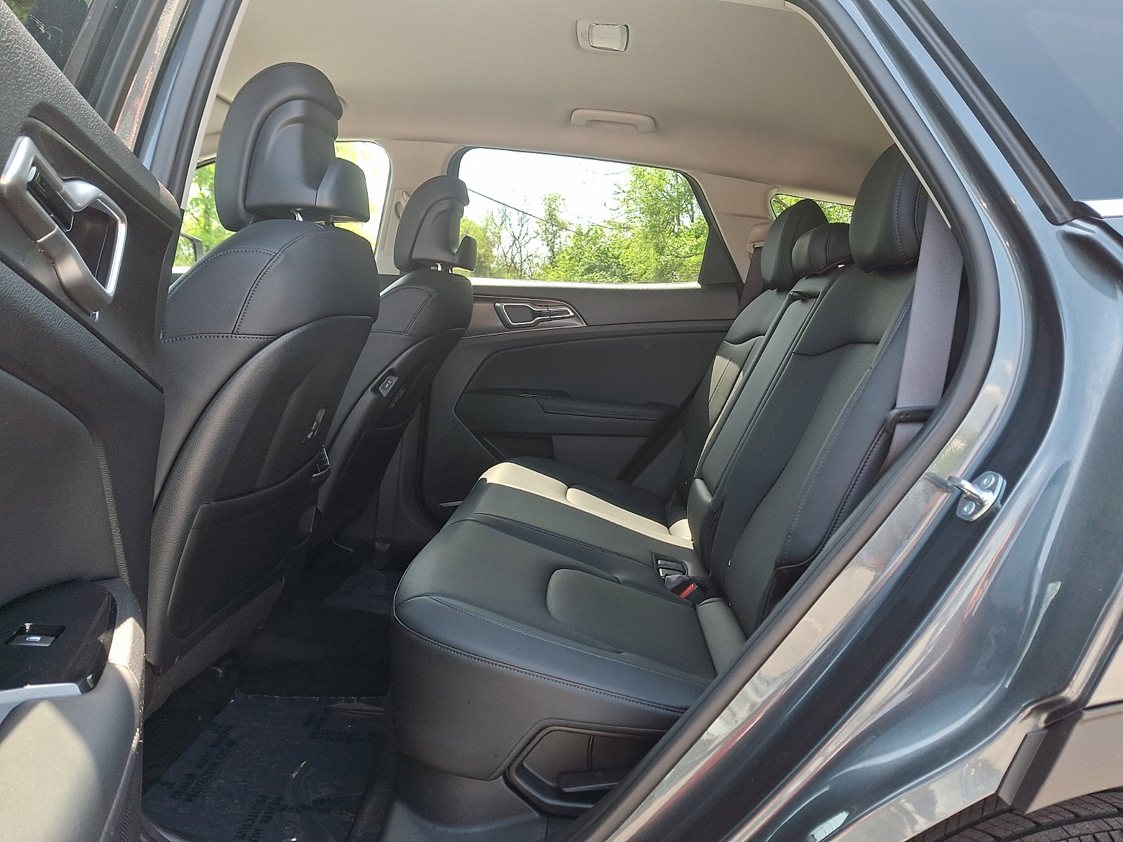 Certified 2025 Kia Sportage EX AWD/4WD image 10
