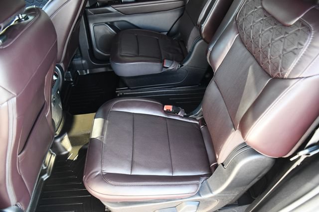 Used 2025 Ford Explorer Platinum w/ Ultimate Package AWD/4WD image 19