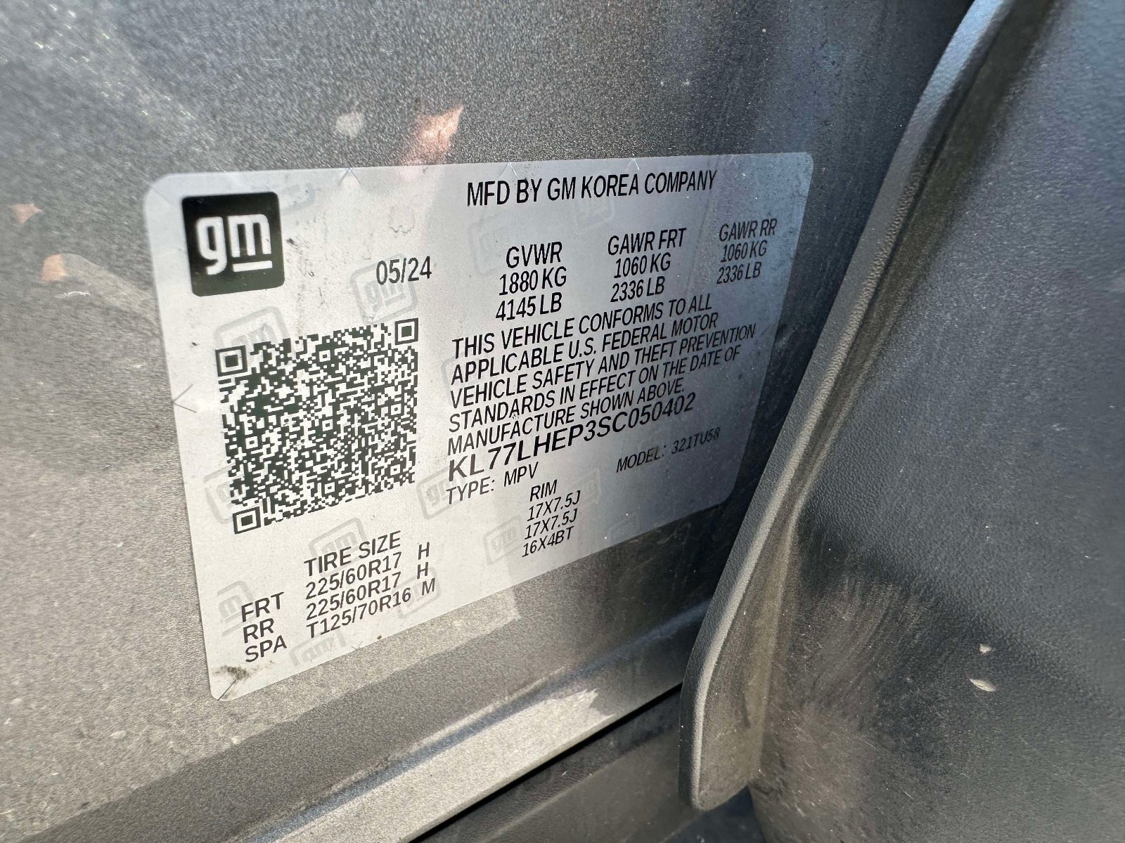 Used 2025 Chevrolet Trax LT FWD image 33