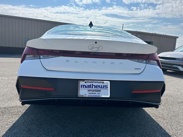 New 2025 Hyundai Elantra Limited image 5