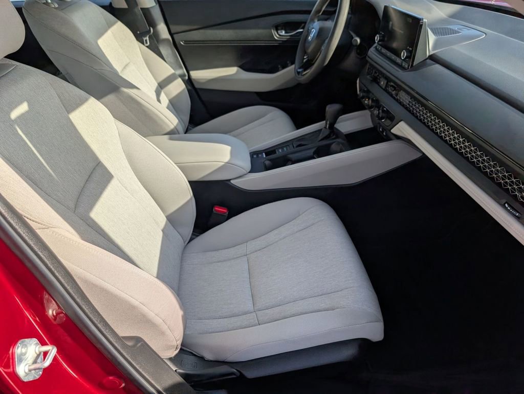 Used 2025 Honda Accord LX image 43