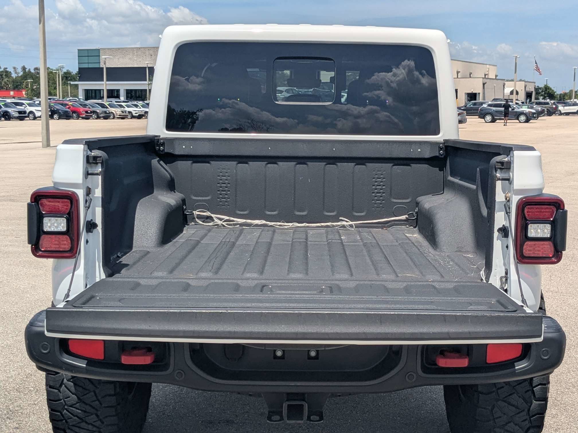 Used 2021 Jeep Gladiator Rubicon AWD/4WD image 14