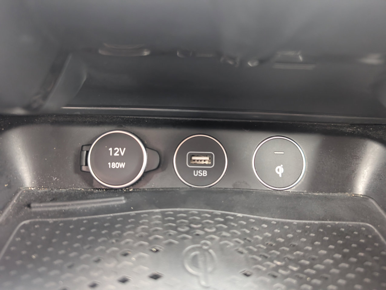 Used 2022 Genesis G70 2.0T w/ Prestige Package image 21