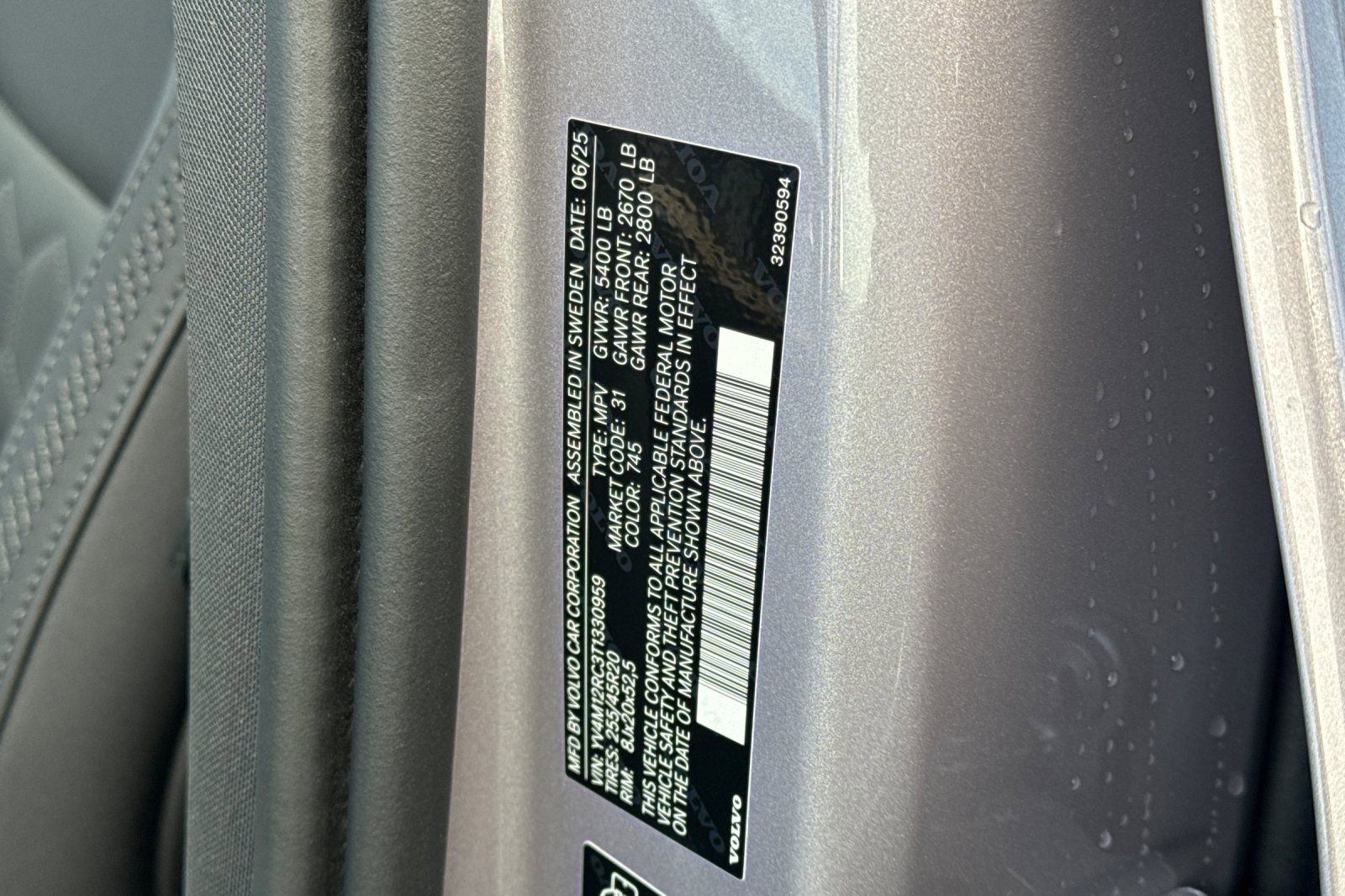 Certified 2026 Volvo XC60 B5 Plus w/ Climate Package PRO image 33