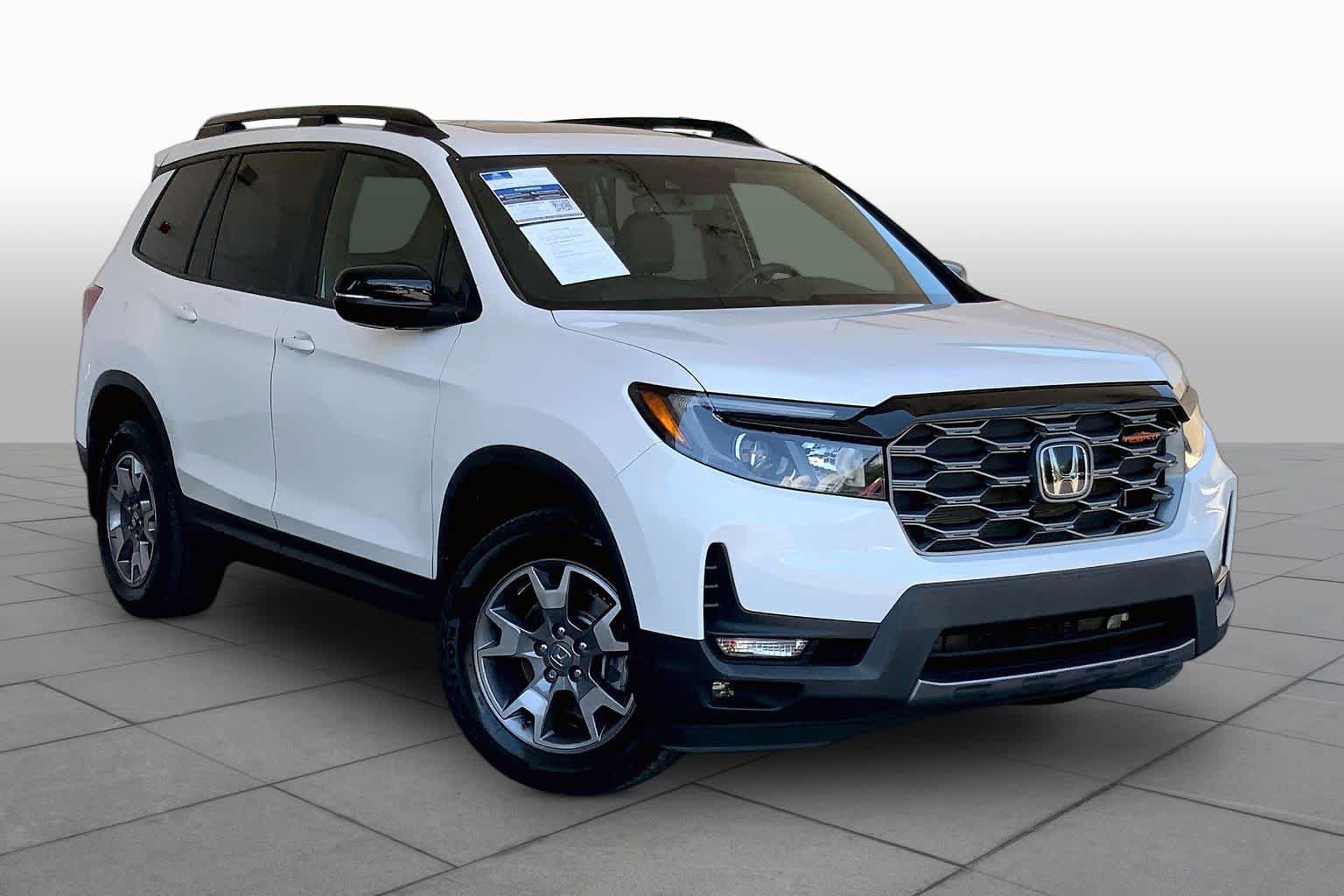 Used 2023 Honda Passport TrailSport image 3