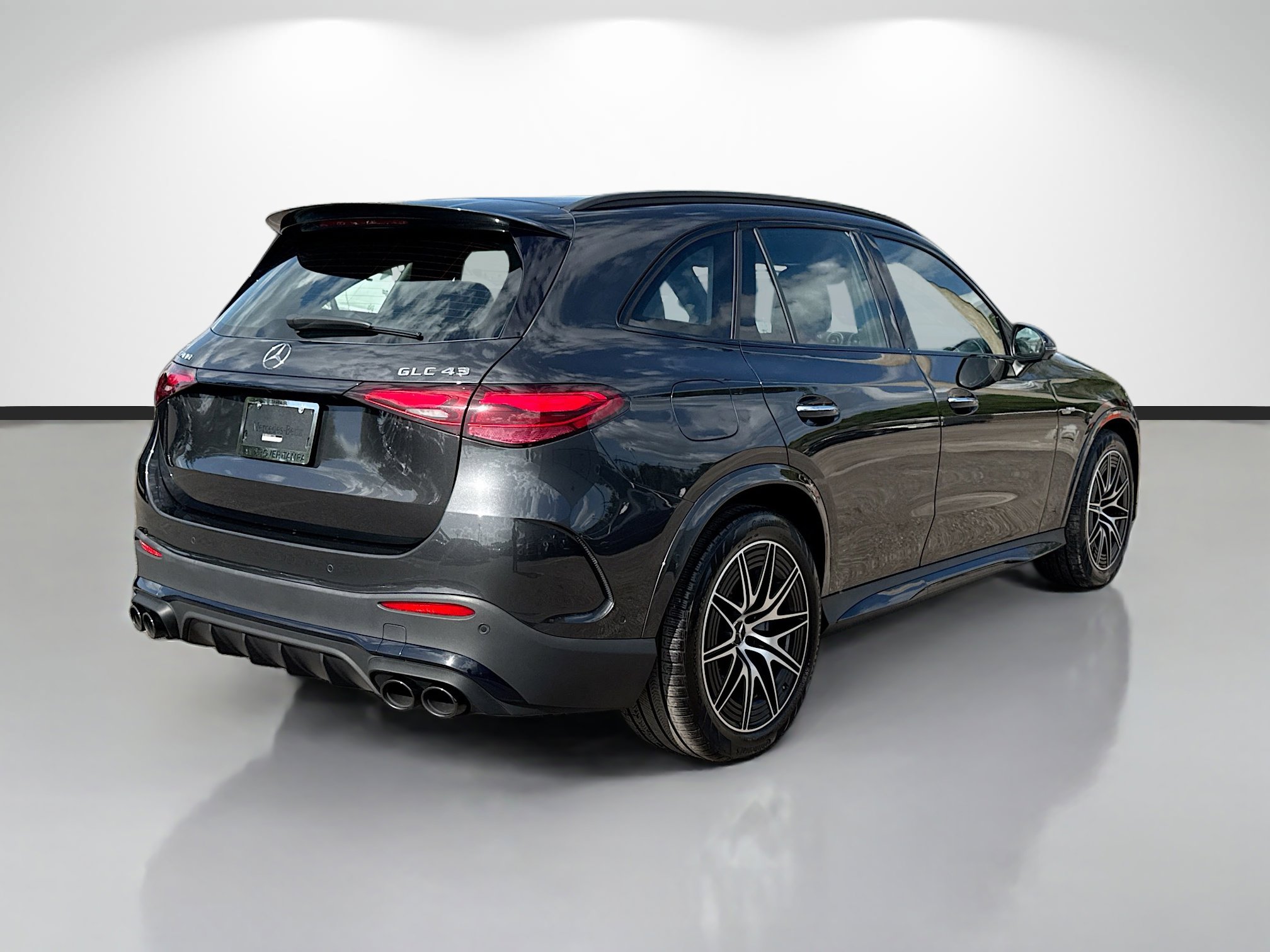 Used 2024 Mercedes-Benz GLC 43 AMG 4MATIC w/ Driver Assistance Package image 5