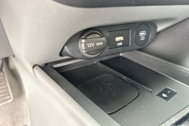 Used 2025 Hyundai Elantra Sport FWD image 36