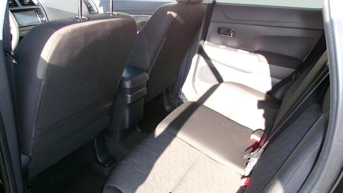 Used 2025 Mitsubishi Outlander Sport ES AWD/4WD image 9