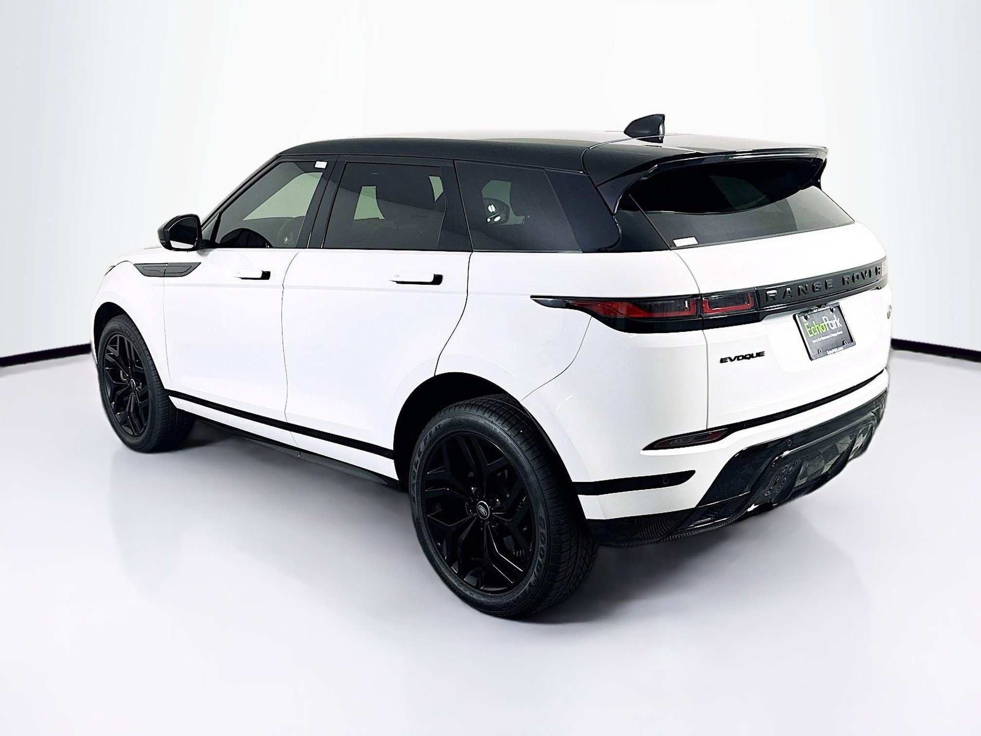 Used 2023 Land Rover Range Rover Evoque R-Dynamic S image 5