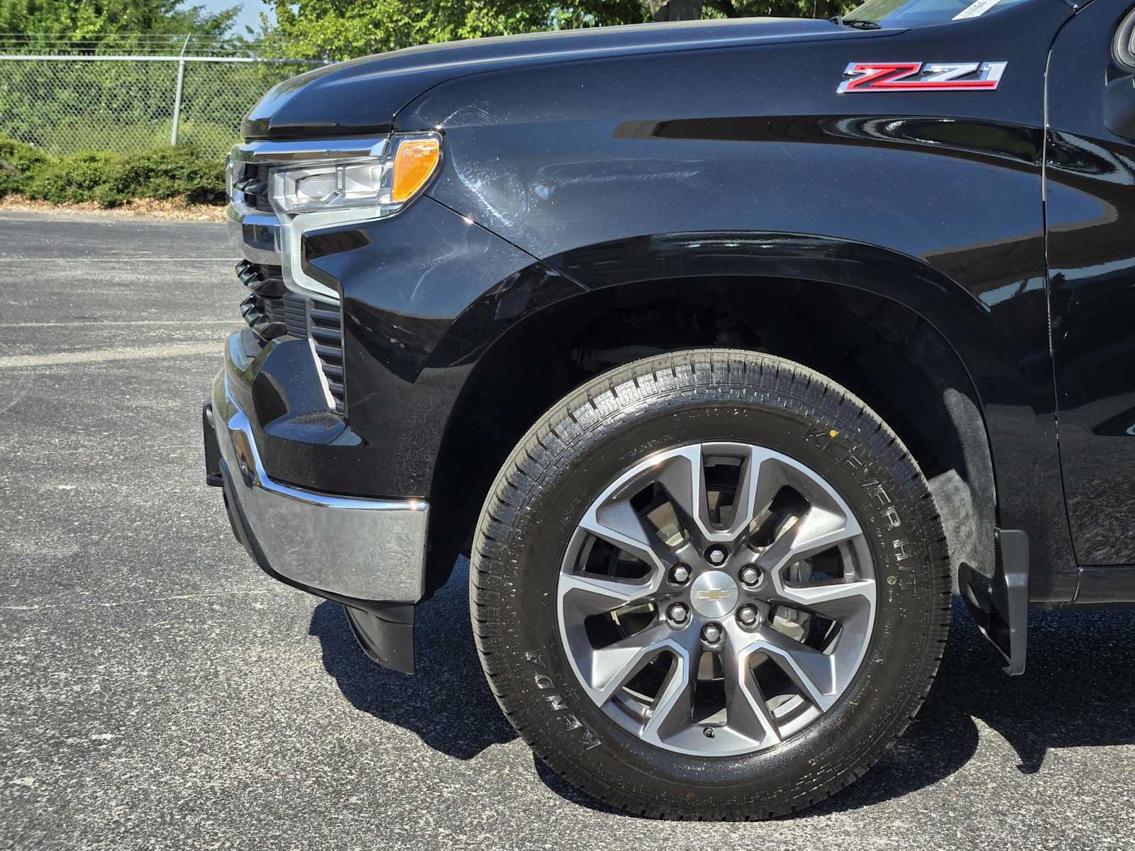 Certified 2024 Chevrolet Silverado 1500 LT w/ Z71 Off-Road Package AWD/4WD image 8