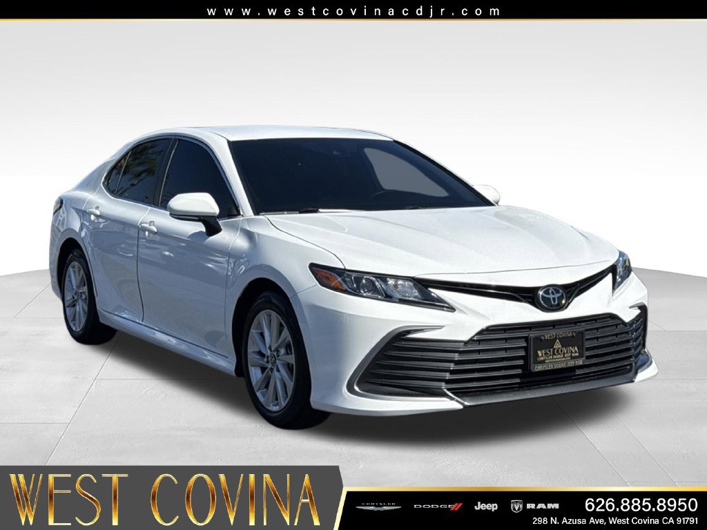 Used 2024 Toyota Camry LE w/ Convenience Package FWD image 2