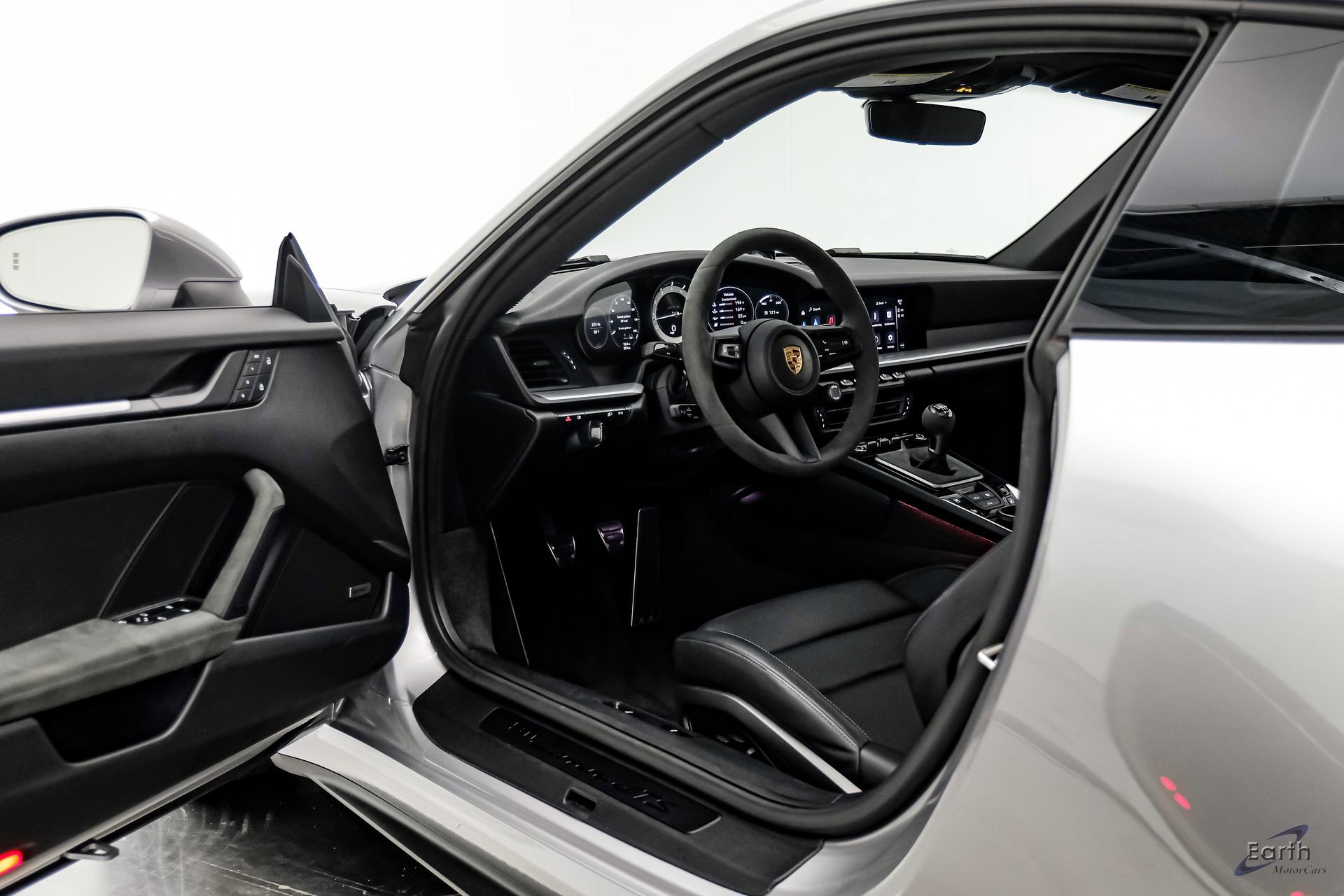 Used 2024 Porsche 911 Carrera GTS RWD image 39