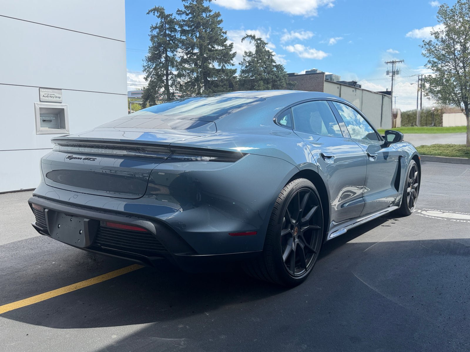 New 2026 Porsche Taycan GTS AWD/4WD image 10
