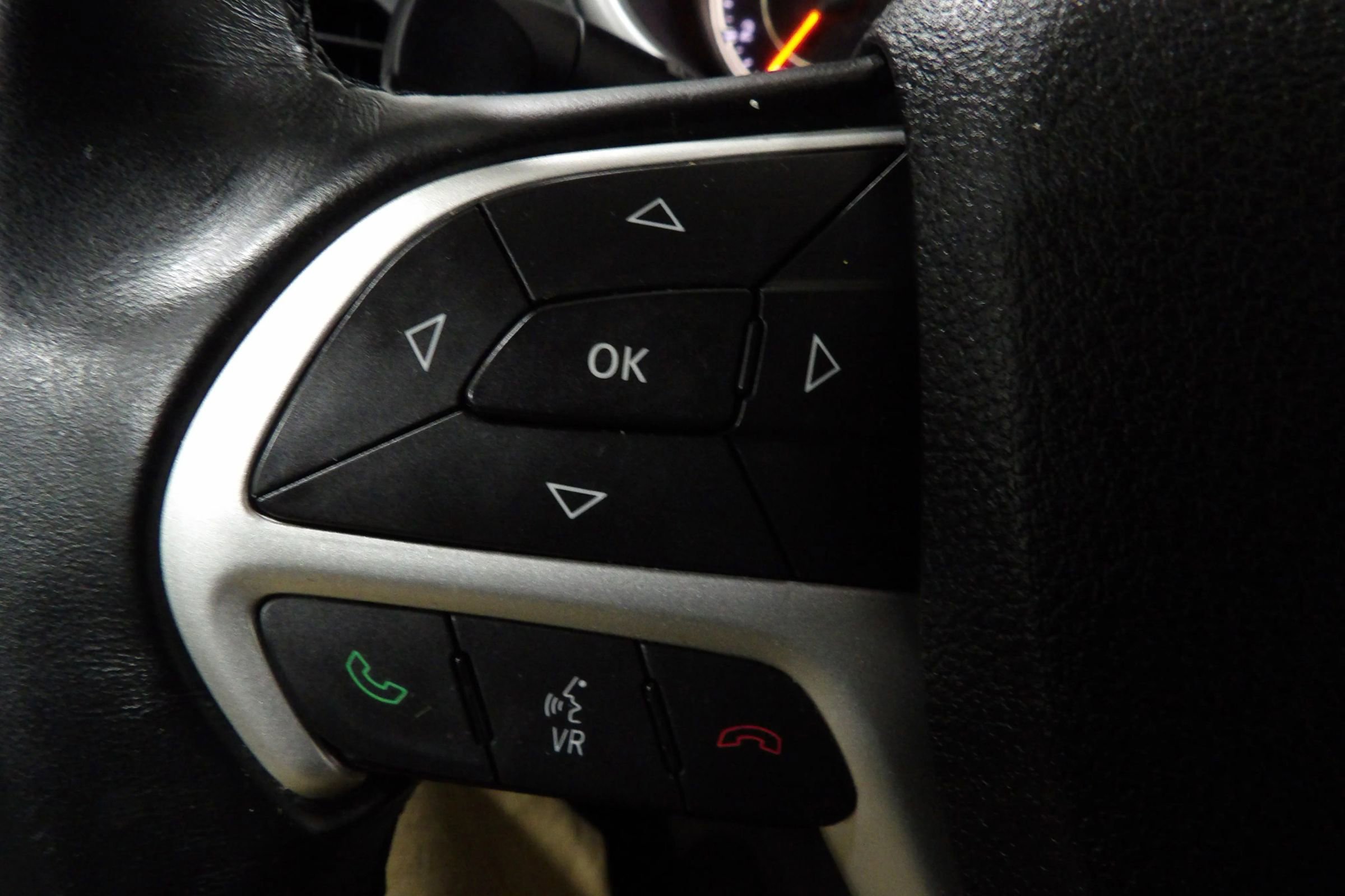 Used 2017 Jeep Cherokee Latitude w/ Safety/Convenience Group image 14