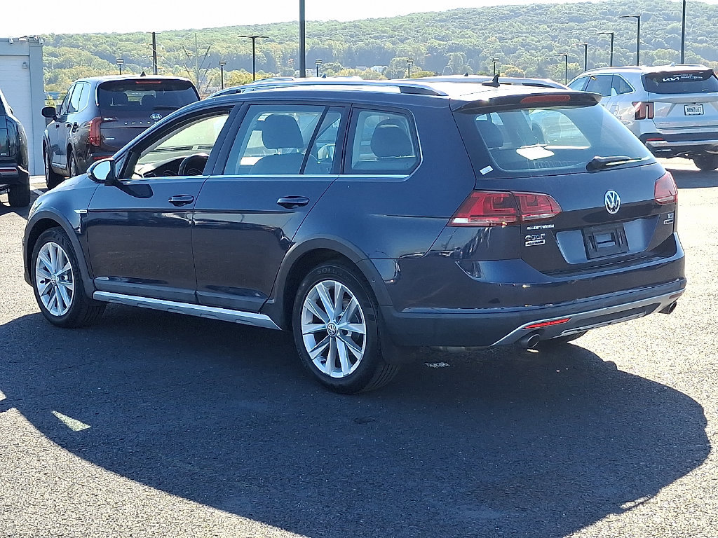 Used 2017 Volkswagen Golf Alltrack SE AWD/4WD image 4