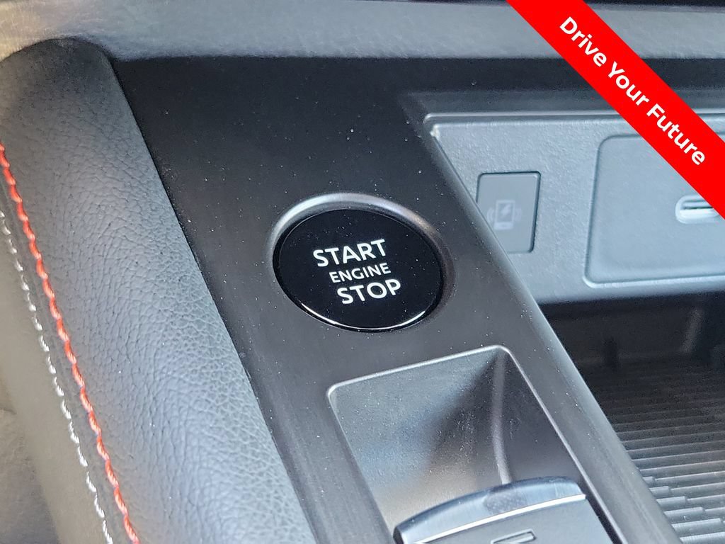 Certified 2025 Nissan Kicks SR FWD image 10