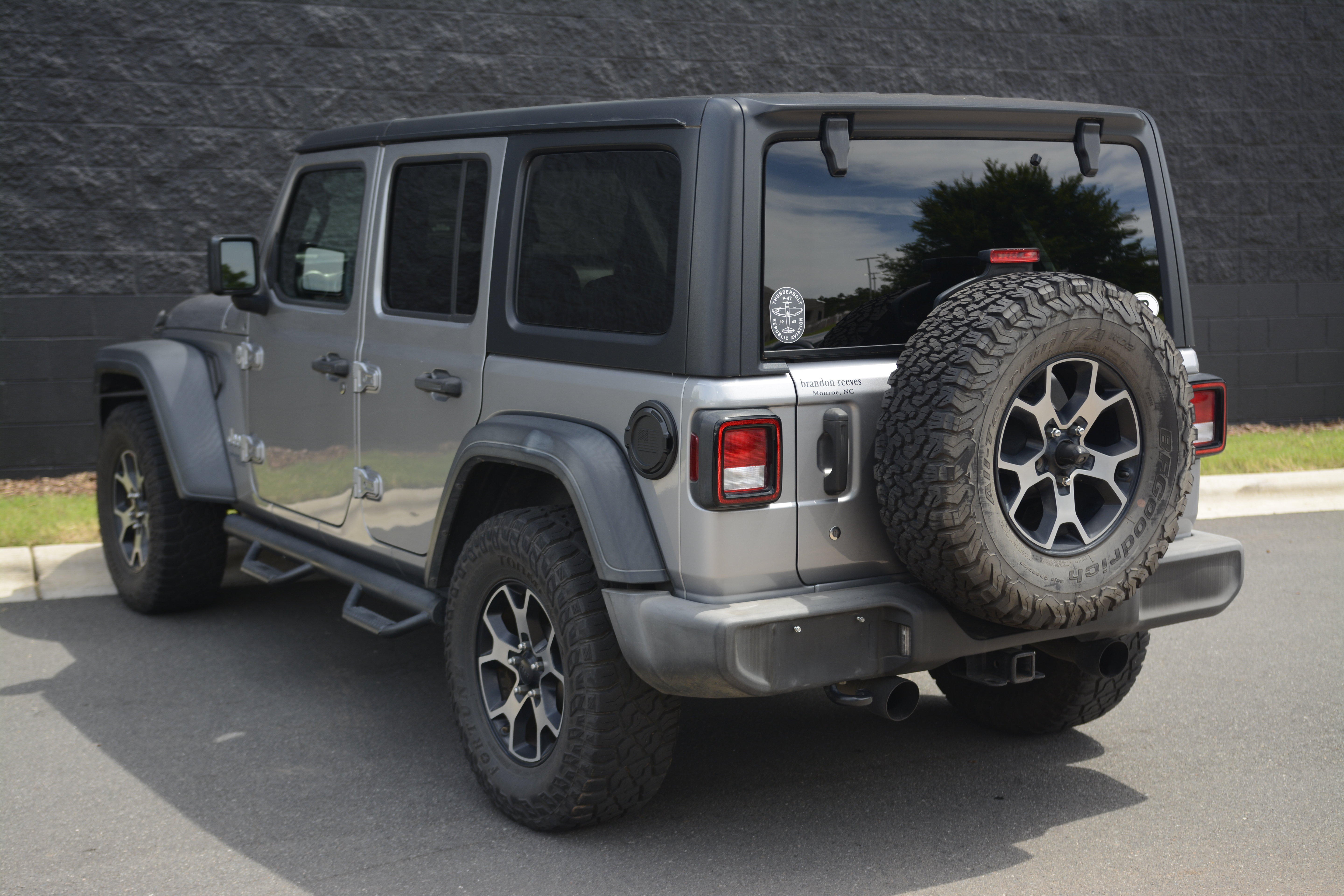 Used 2018 Jeep Wrangler Unlimited Sport AWD/4WD image 3