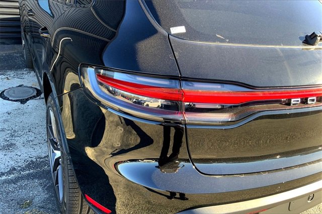 New 2026 Porsche Macan image 17