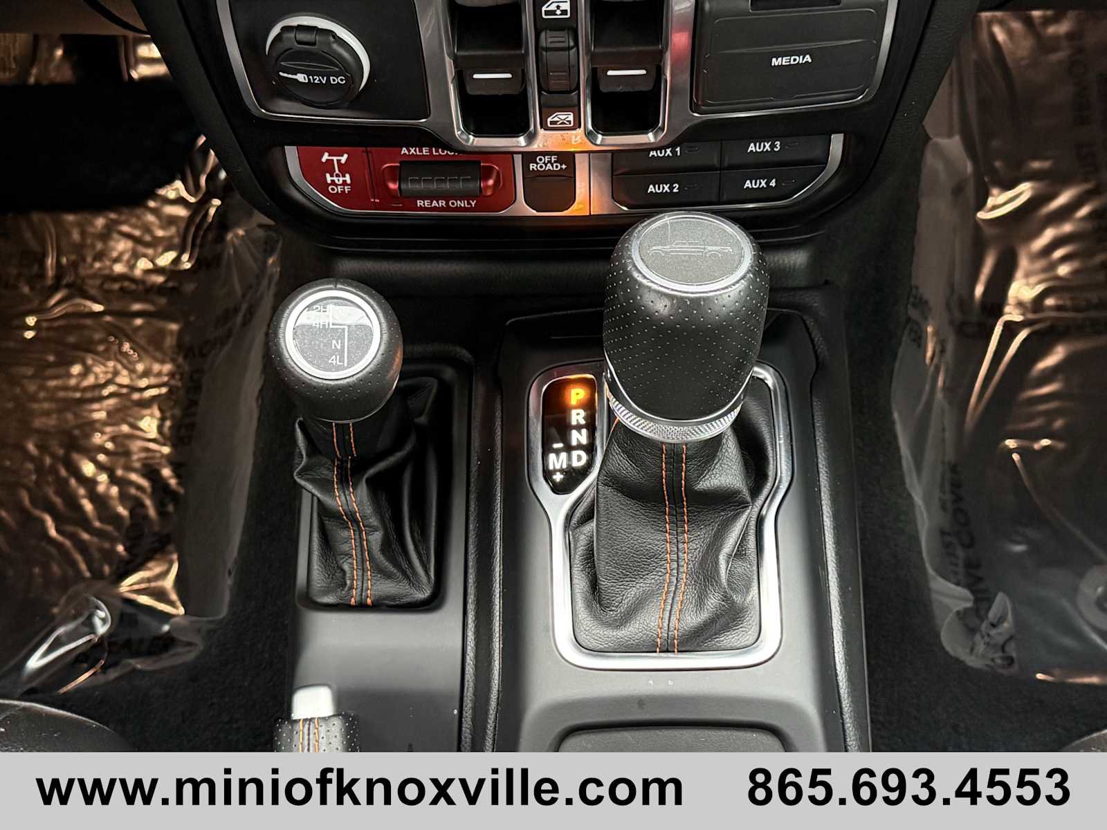 Used 2023 Jeep Gladiator Mojave w/ Cold Weather Group image 18