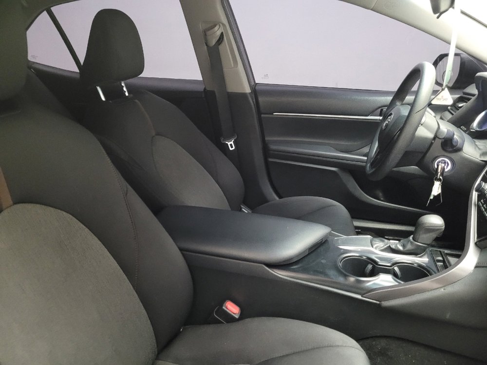 Used 2019 Toyota Camry LE FWD image 21