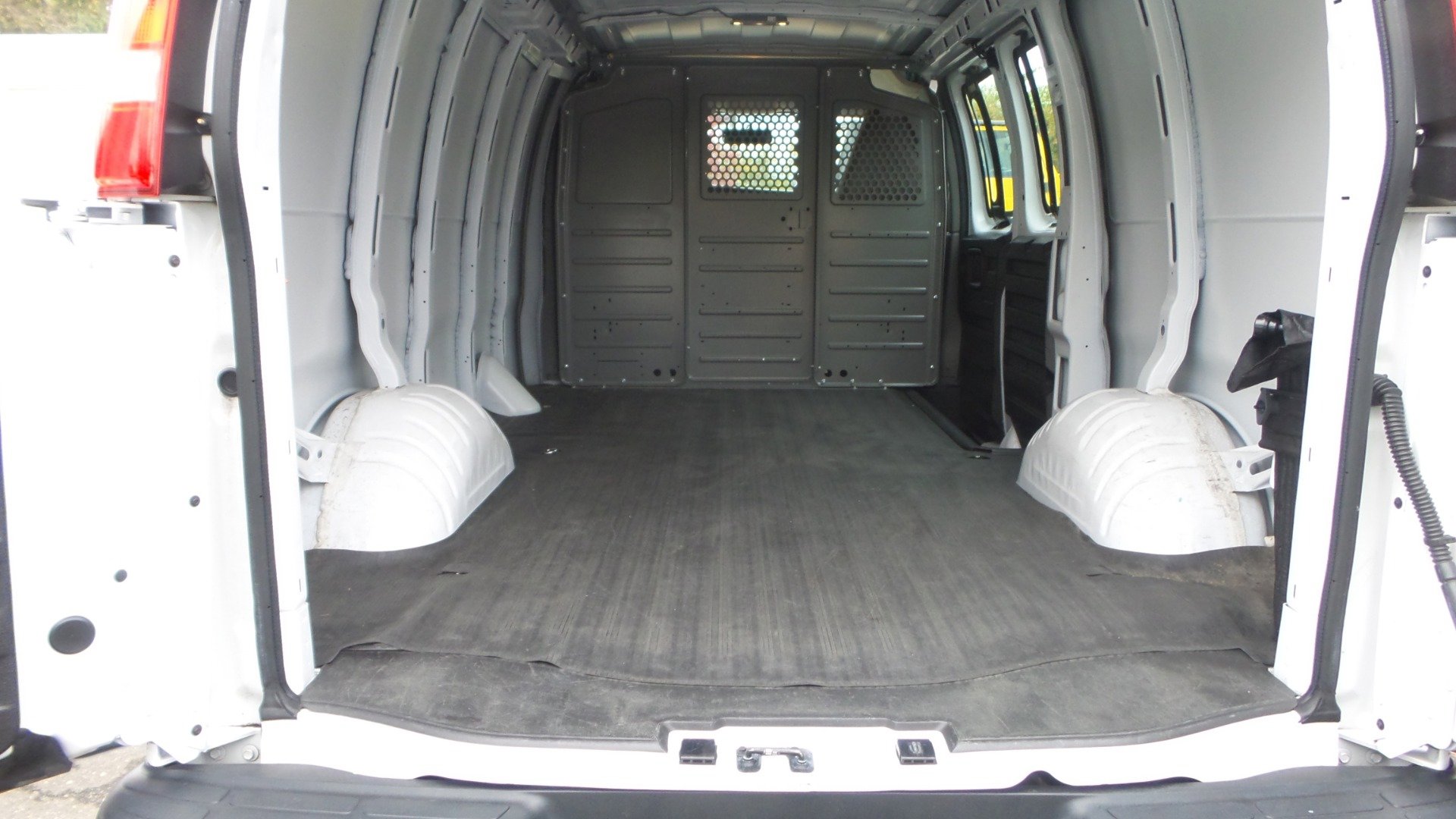 Used 2019 Chevrolet Express 2500 w/ Driver Convenience Package image 6