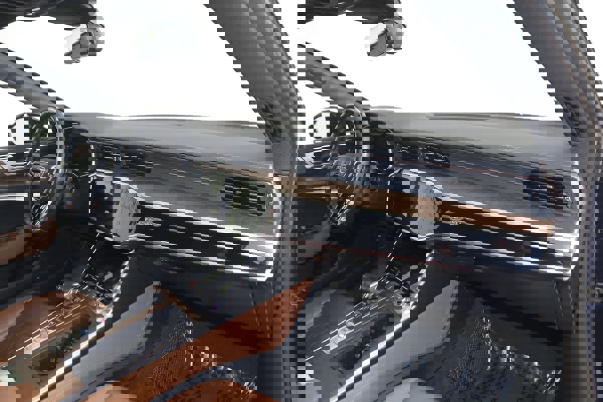 Used 2021 Audi A7 e Premium Plus w/ Black Optic Package image 45