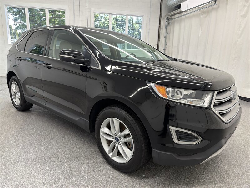 Used 2016 Ford Edge SEL w/ Equipment Group 201A AWD/4WD image 3