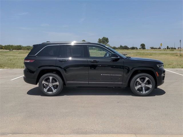 New 2023 Jeep Grand Cherokee 4WD 4xe w/ Luxury Tech Group II image 4