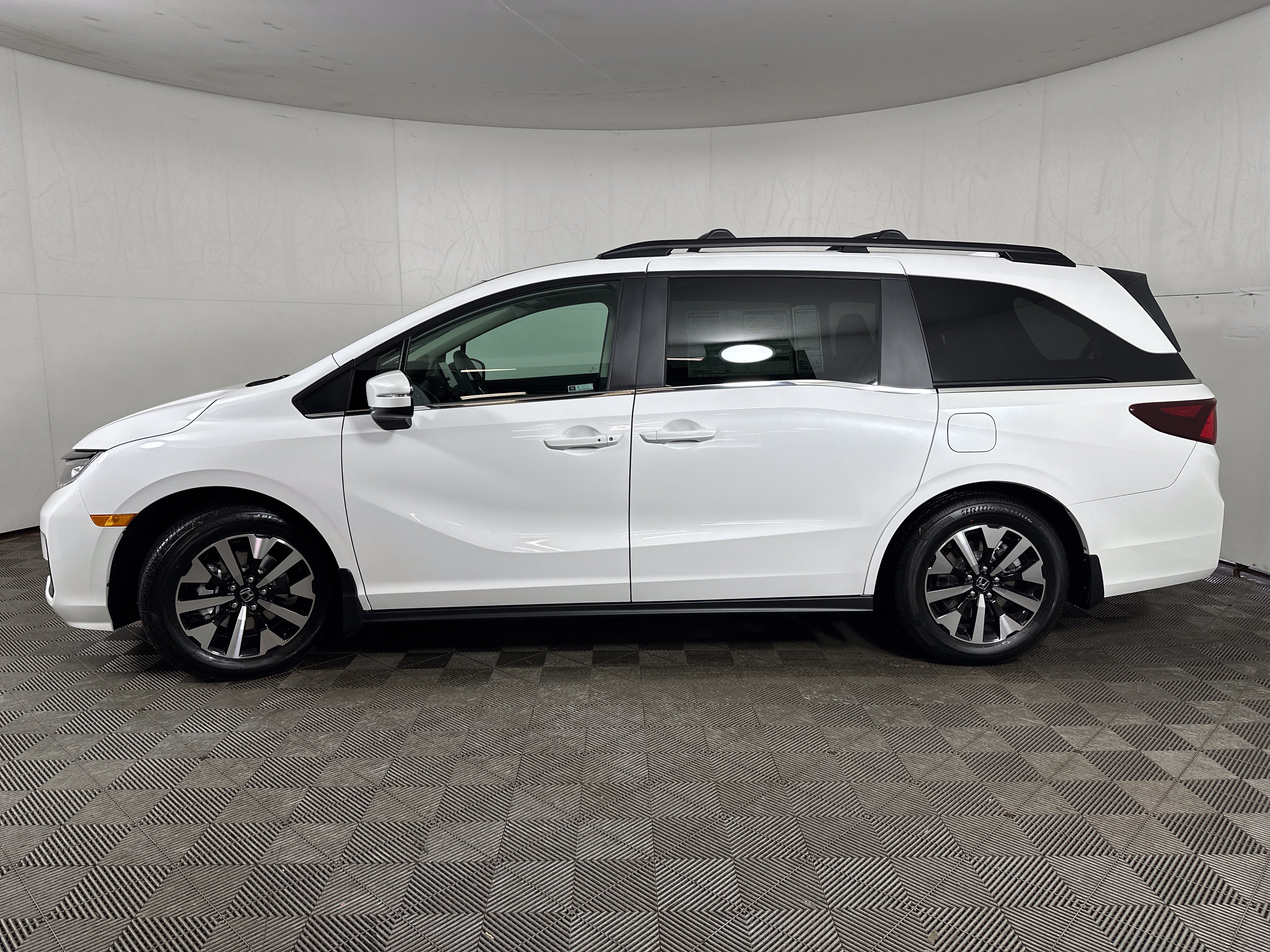New 2026 Honda Odyssey EX-L image 4