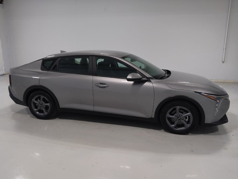 Used 2025 Kia K4 FWD image 11
