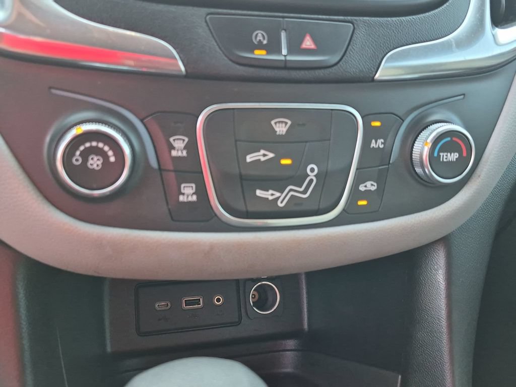 Used 2022 Chevrolet Equinox LS AWD/4WD image 18