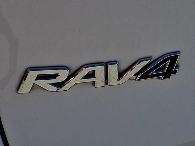 Used 2023 Toyota RAV4 LE AWD/4WD image 31