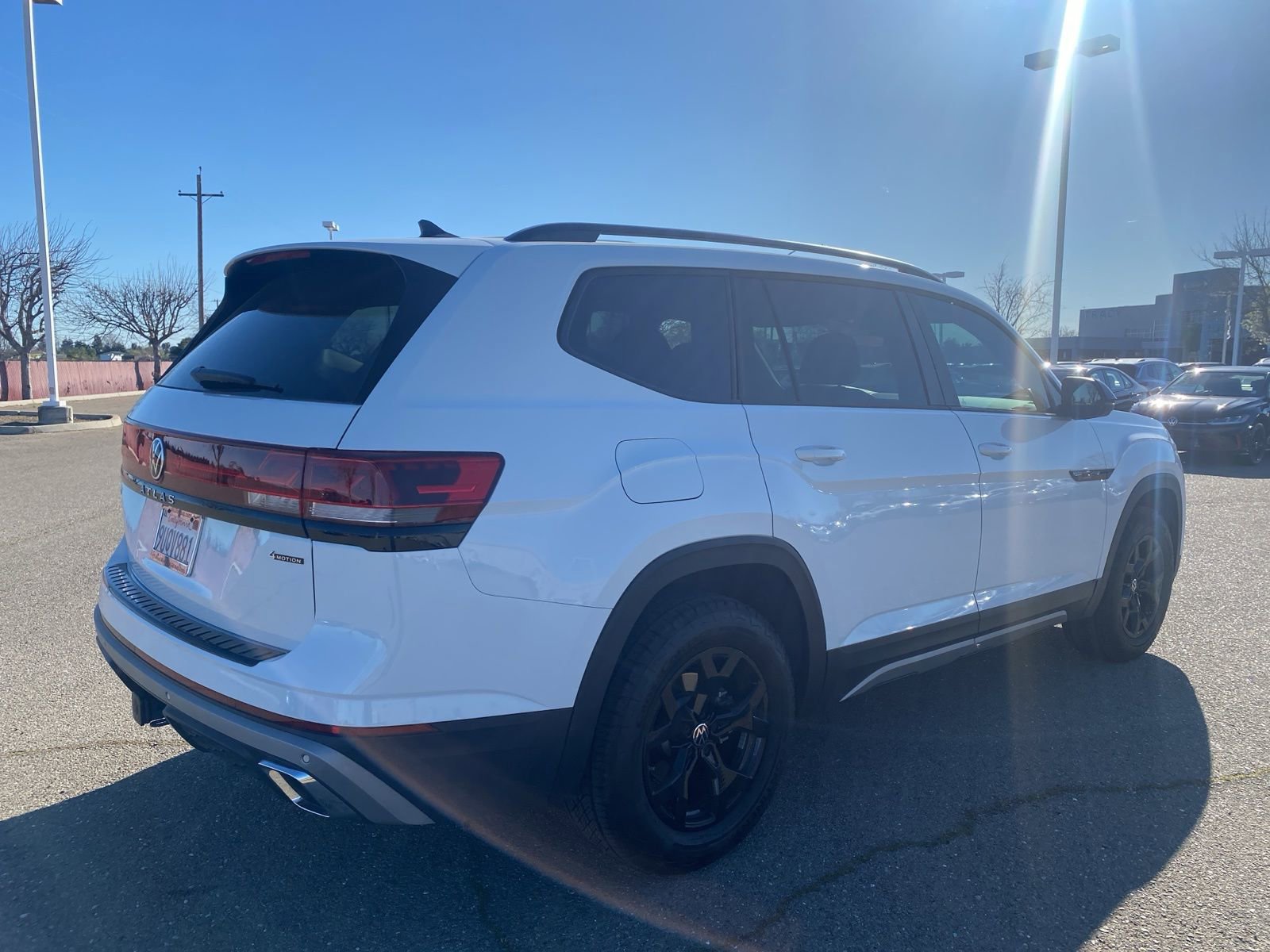 Used 2025 Volkswagen Atlas Peak Edition SE image 4