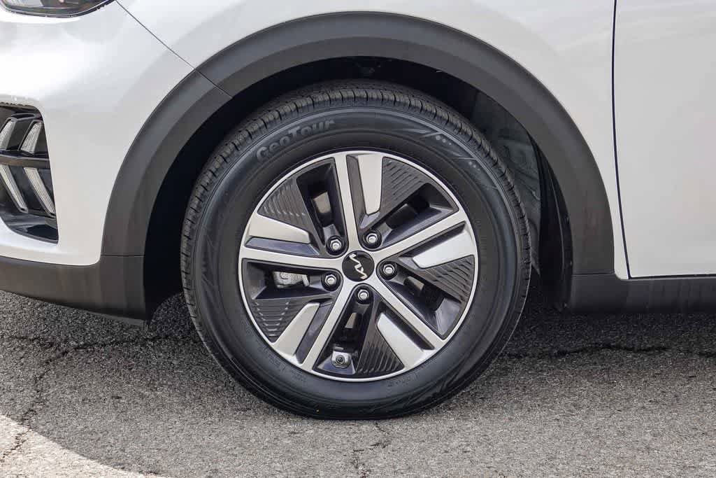 Certified 2022 Kia Niro LXS image 10