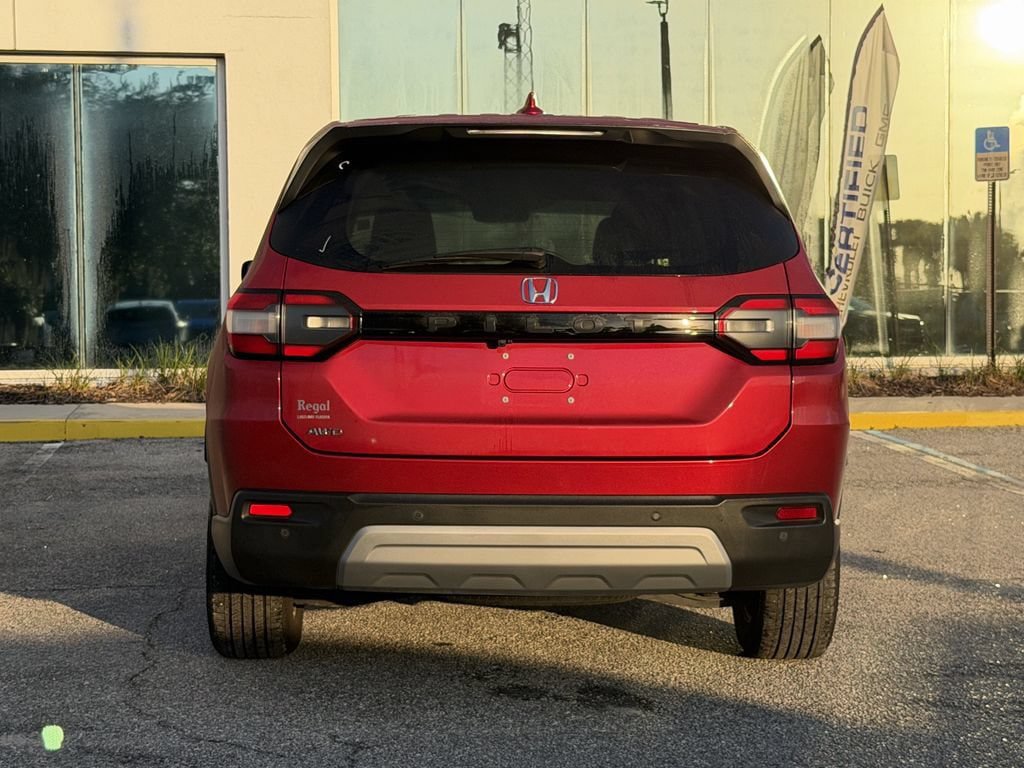 Used 2025 Honda Pilot EX-L image 6
